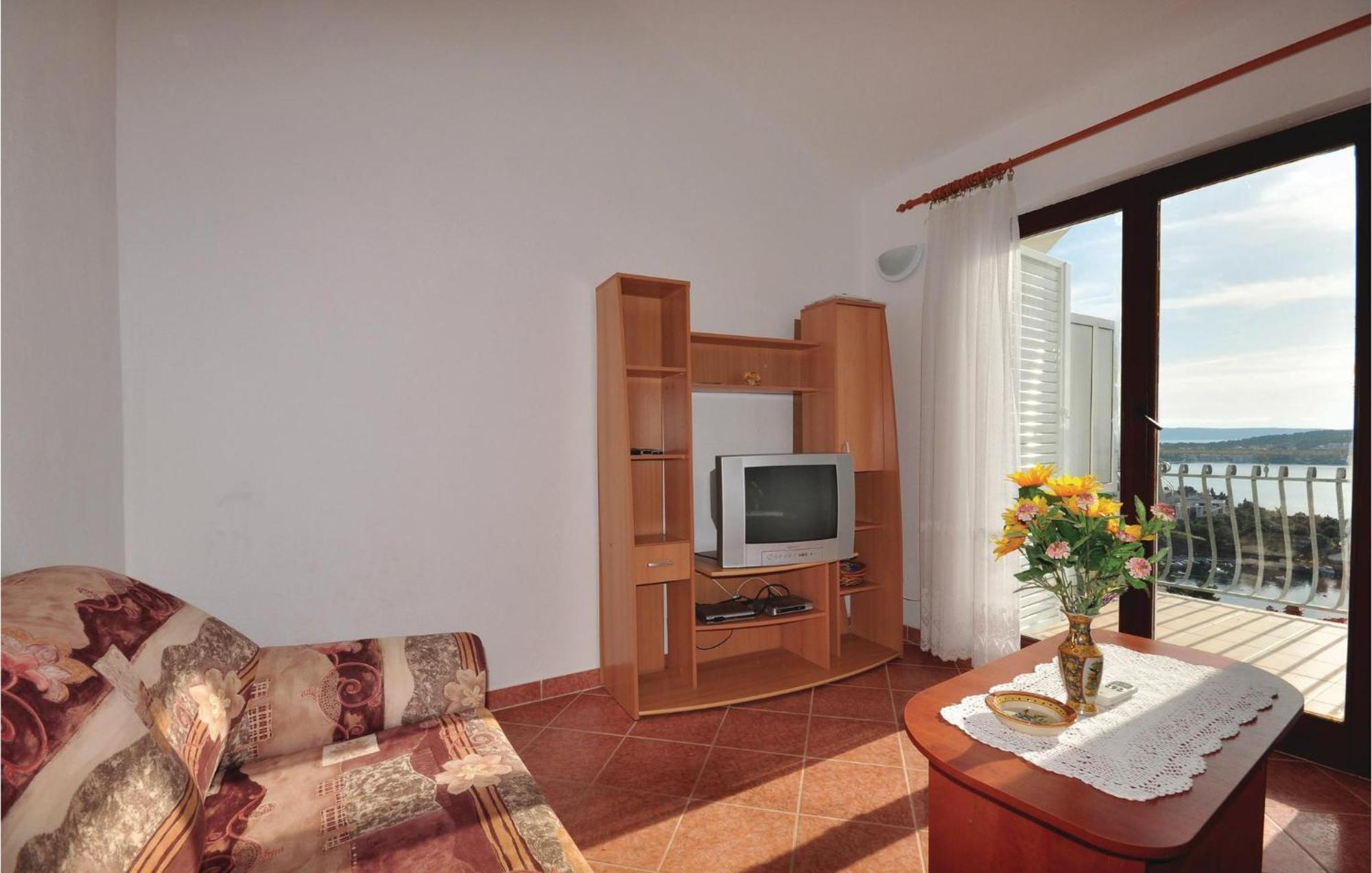 Amazing Apartment In Trogir With Kitchen Ngoại thất bức ảnh